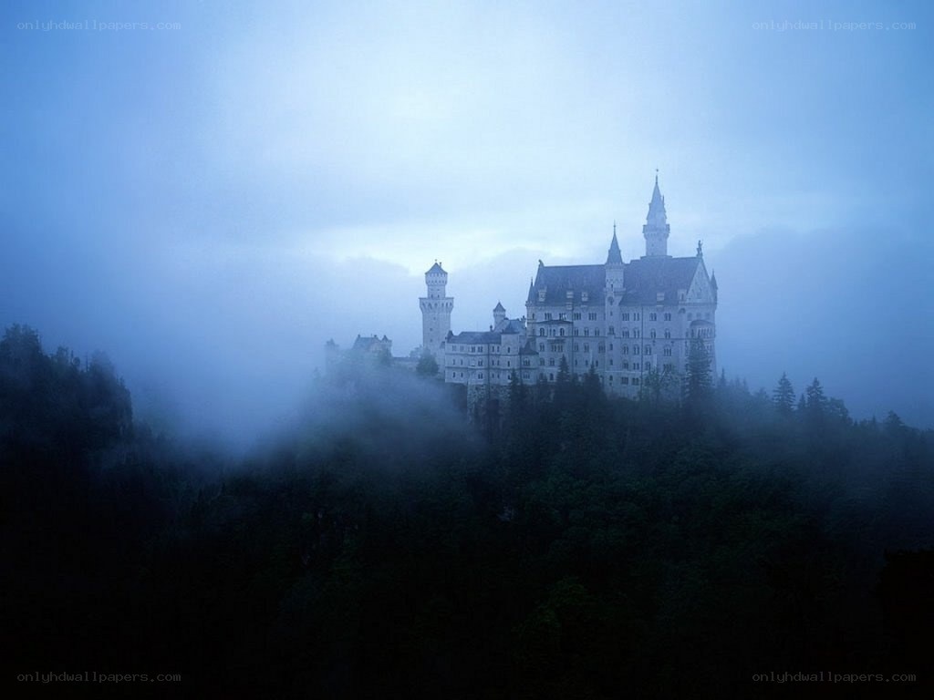 Neuschwanstein Castle in mist
