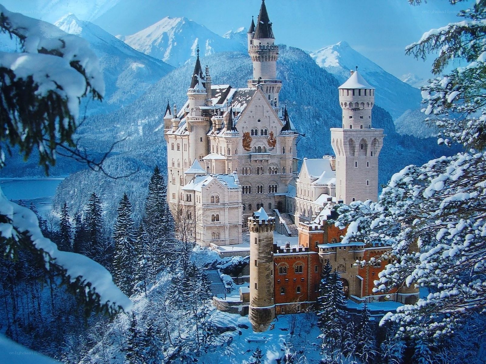 Neuschwanstein Castle in winter