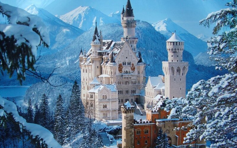 Neuschwanstein Castle in winter