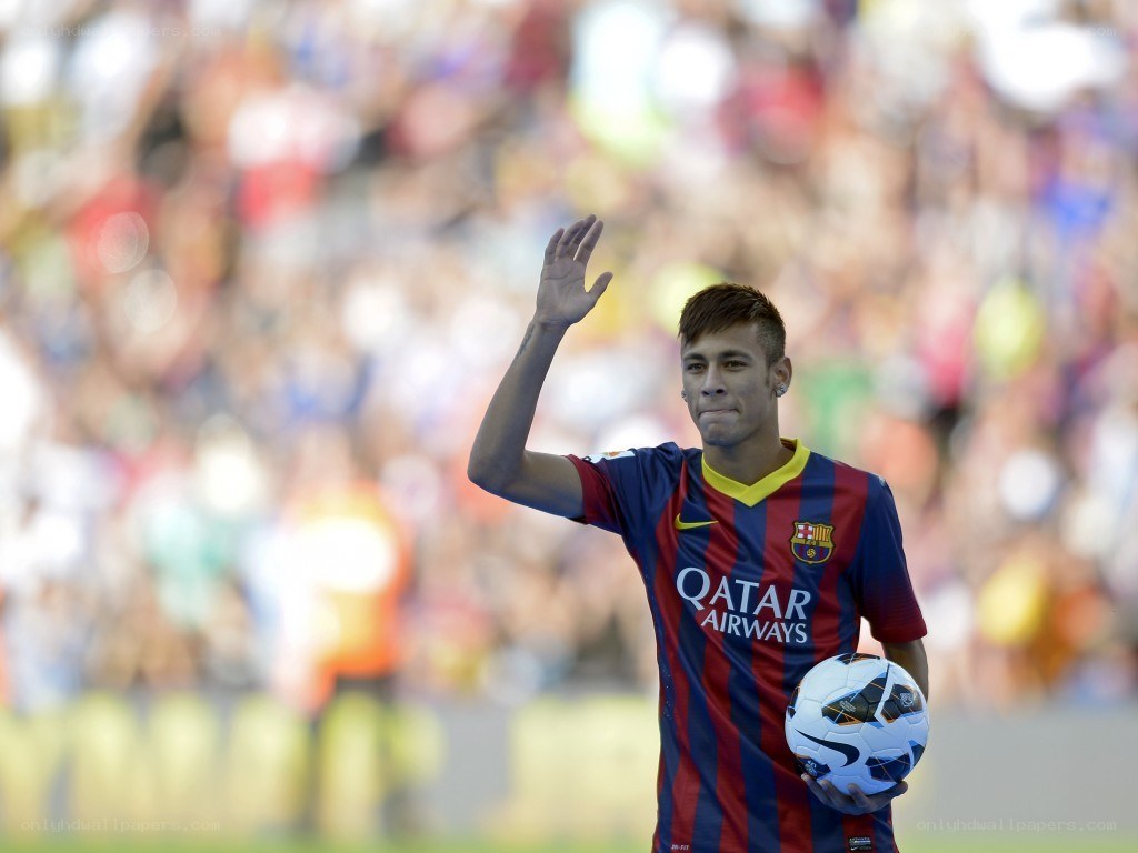 Neymar waving to fans