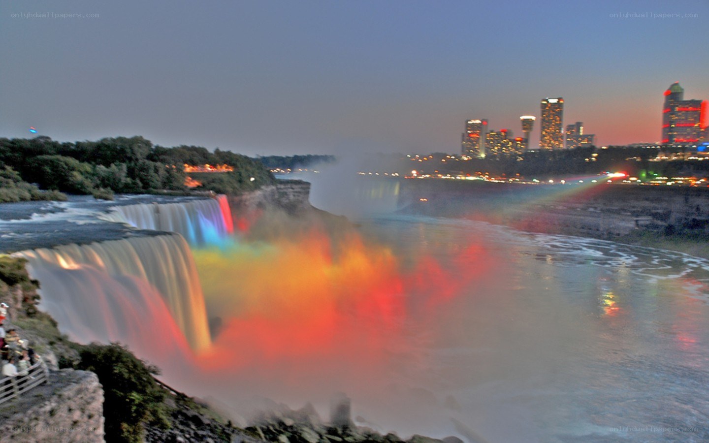 Niagara Falls at dusk