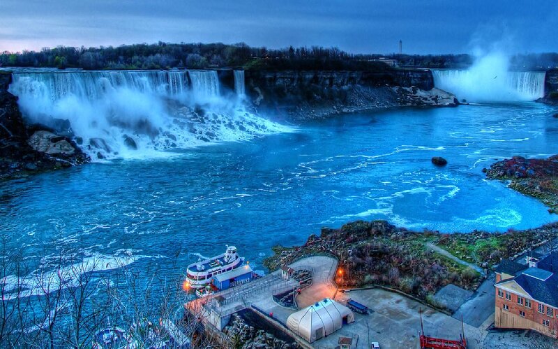 Niagara Falls at Dusk — Blue