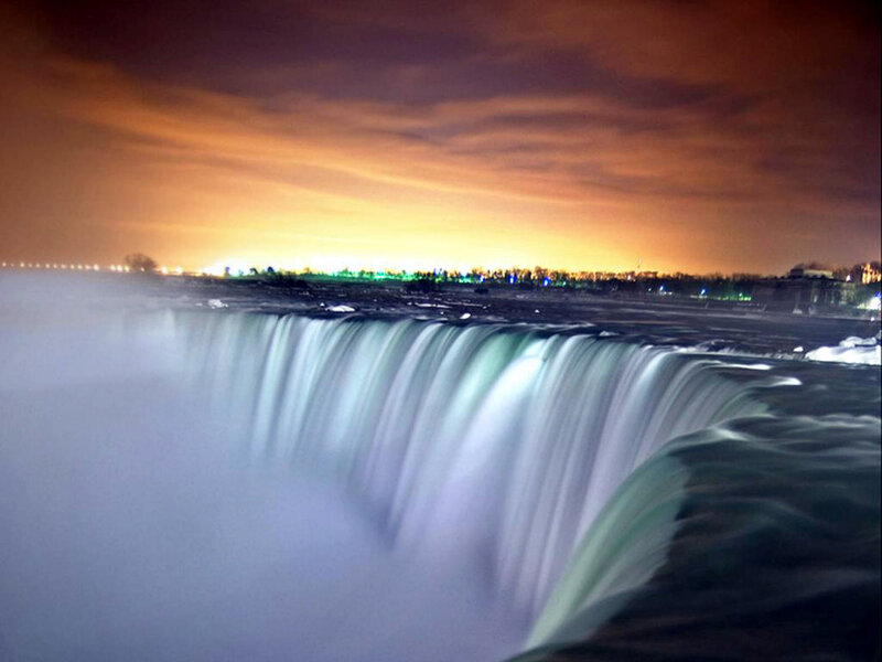 Niagara Falls at night