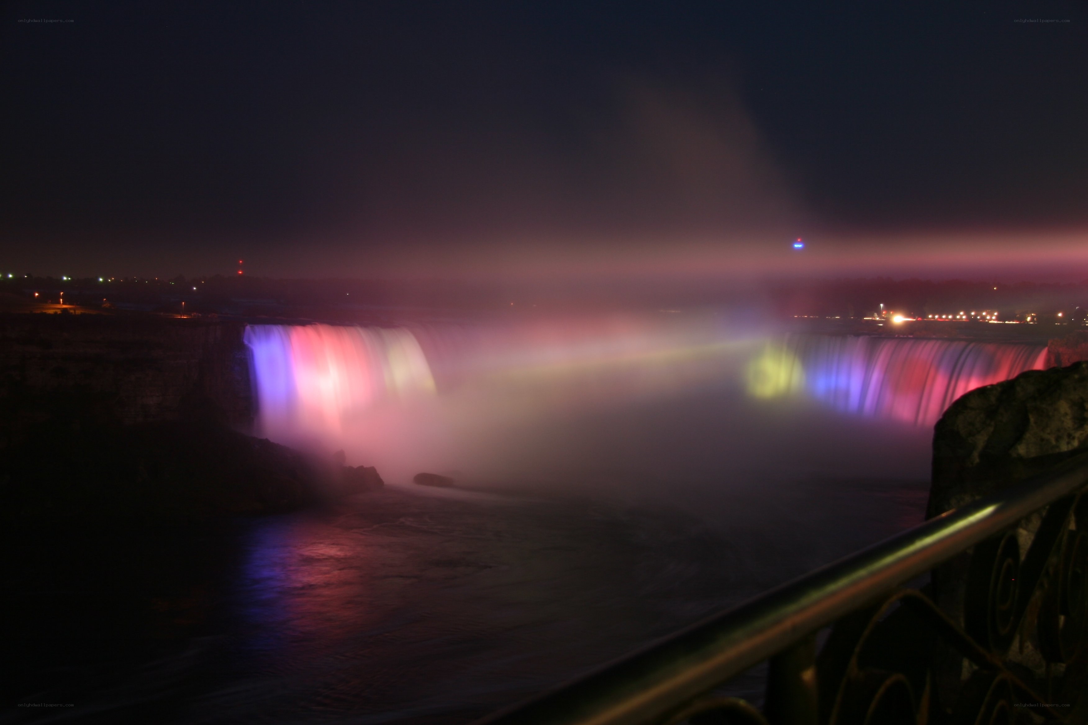 Niagara Falls at night