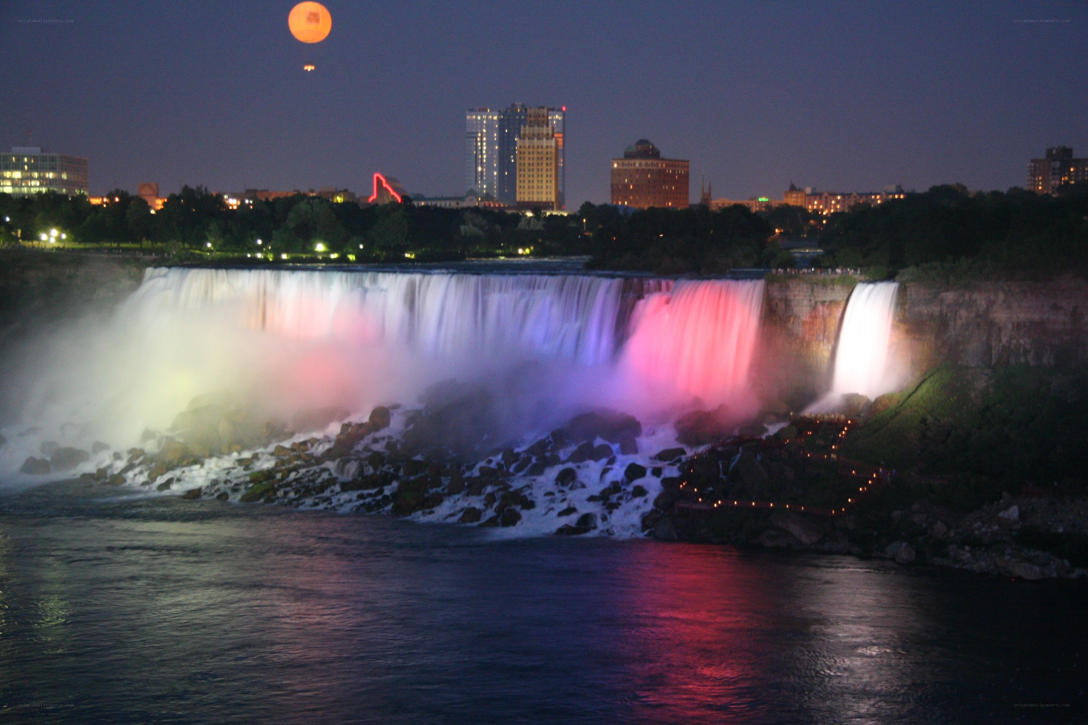Niagara Falls at night
