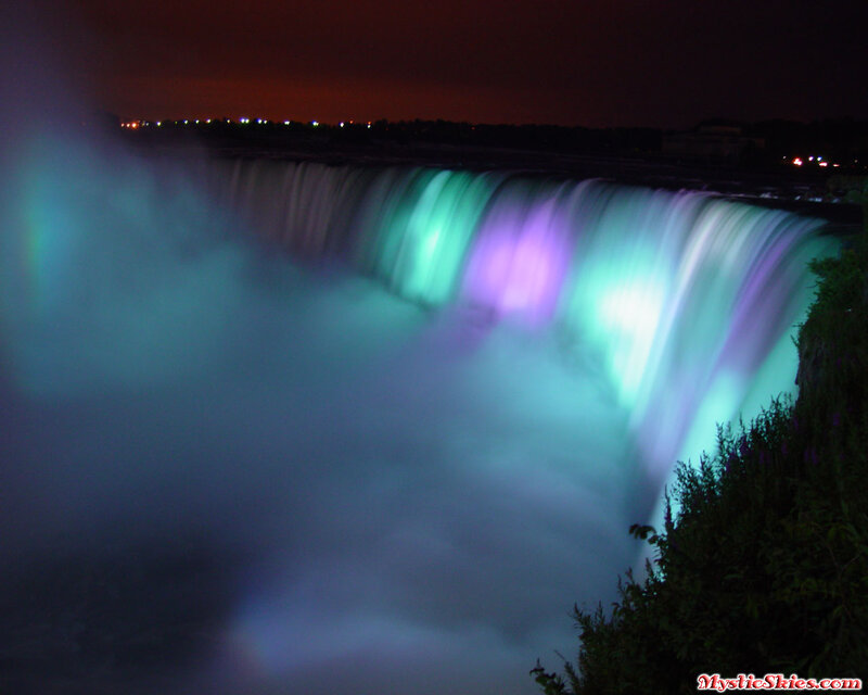 Niagara Falls at Night — Green