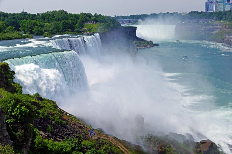 Niagara Falls Waterfall — Green, Dramatic, Afternoon, Photograph, Boats