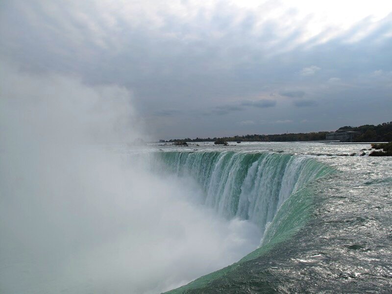 Niagara Falls Waterfall — Green, Dramatic, Afternoon, Photograph, Mist, River