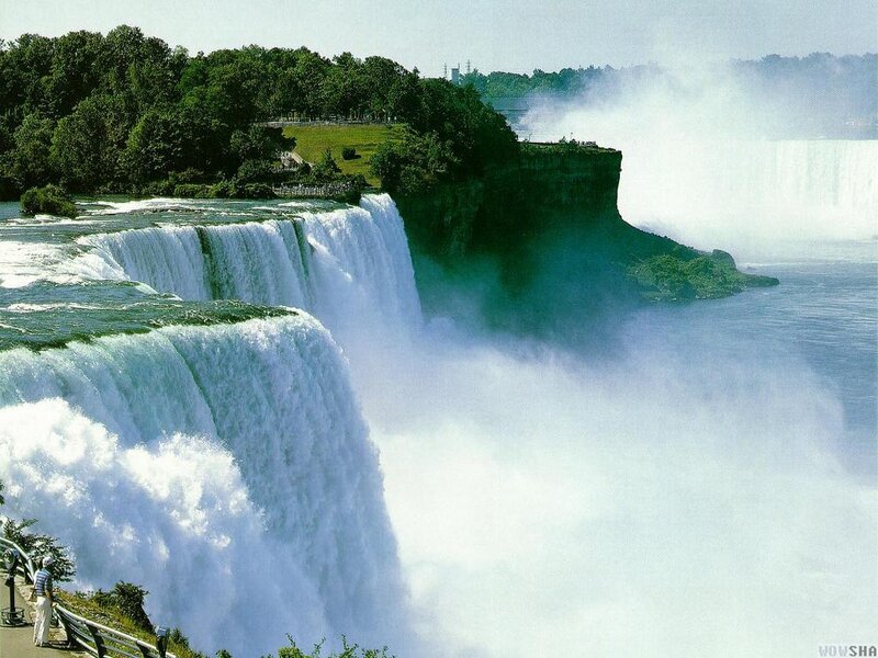 Niagara Falls Waterfall — Green, Dramatic, Afternoon, Photograph, Trees, Mist