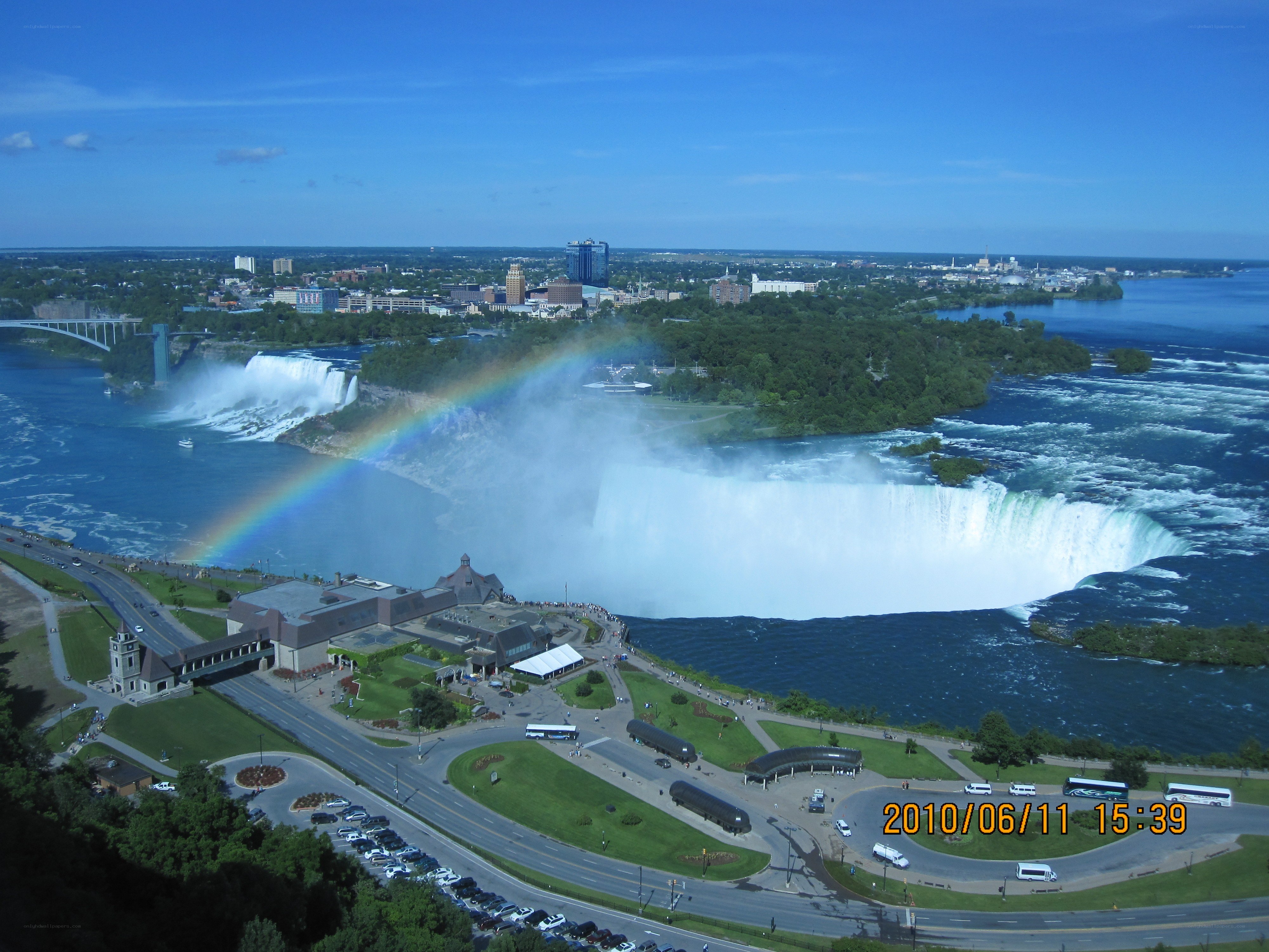 Niagara Falls with rainbow