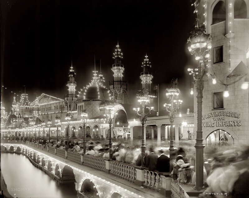 Night at the amusement park