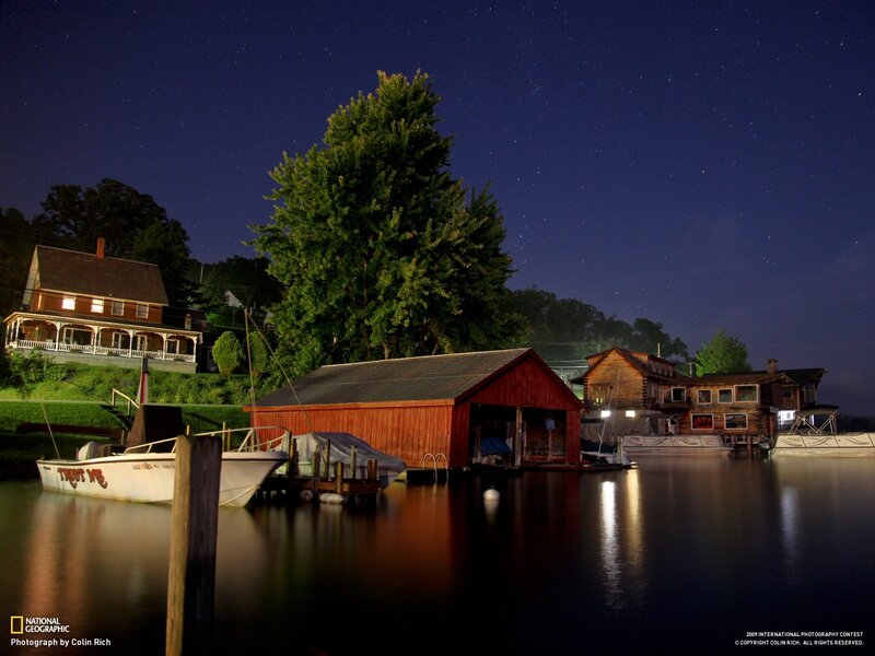 Night at the lakeside docks