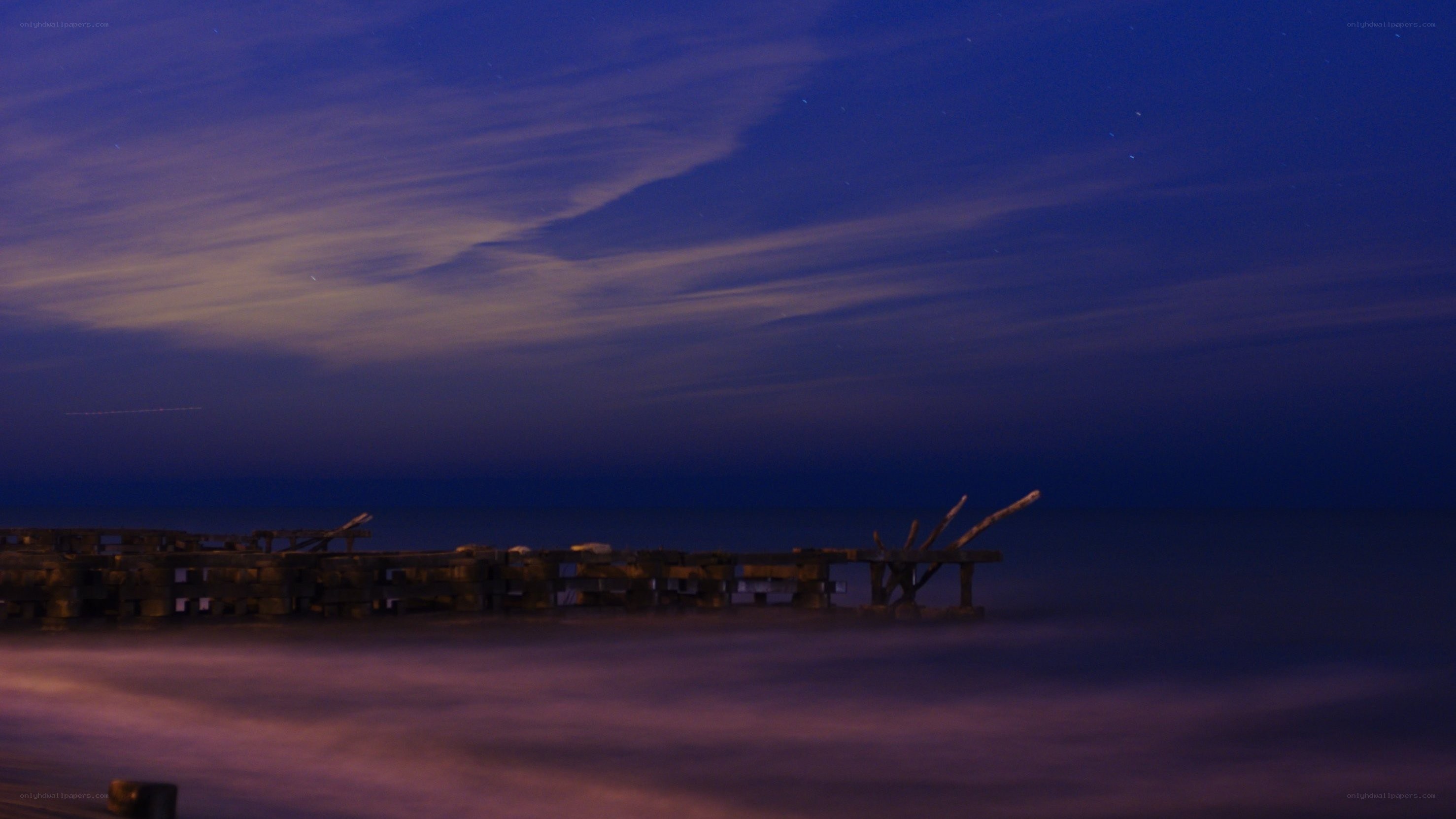 Night at the old pier