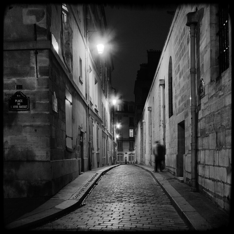 Night in Place de l'Abbe Basset