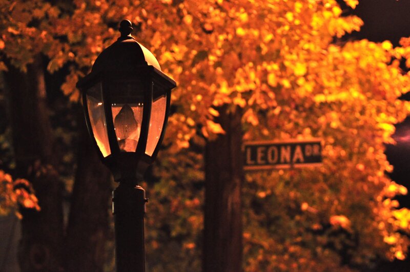 Night lamp on Leona Street