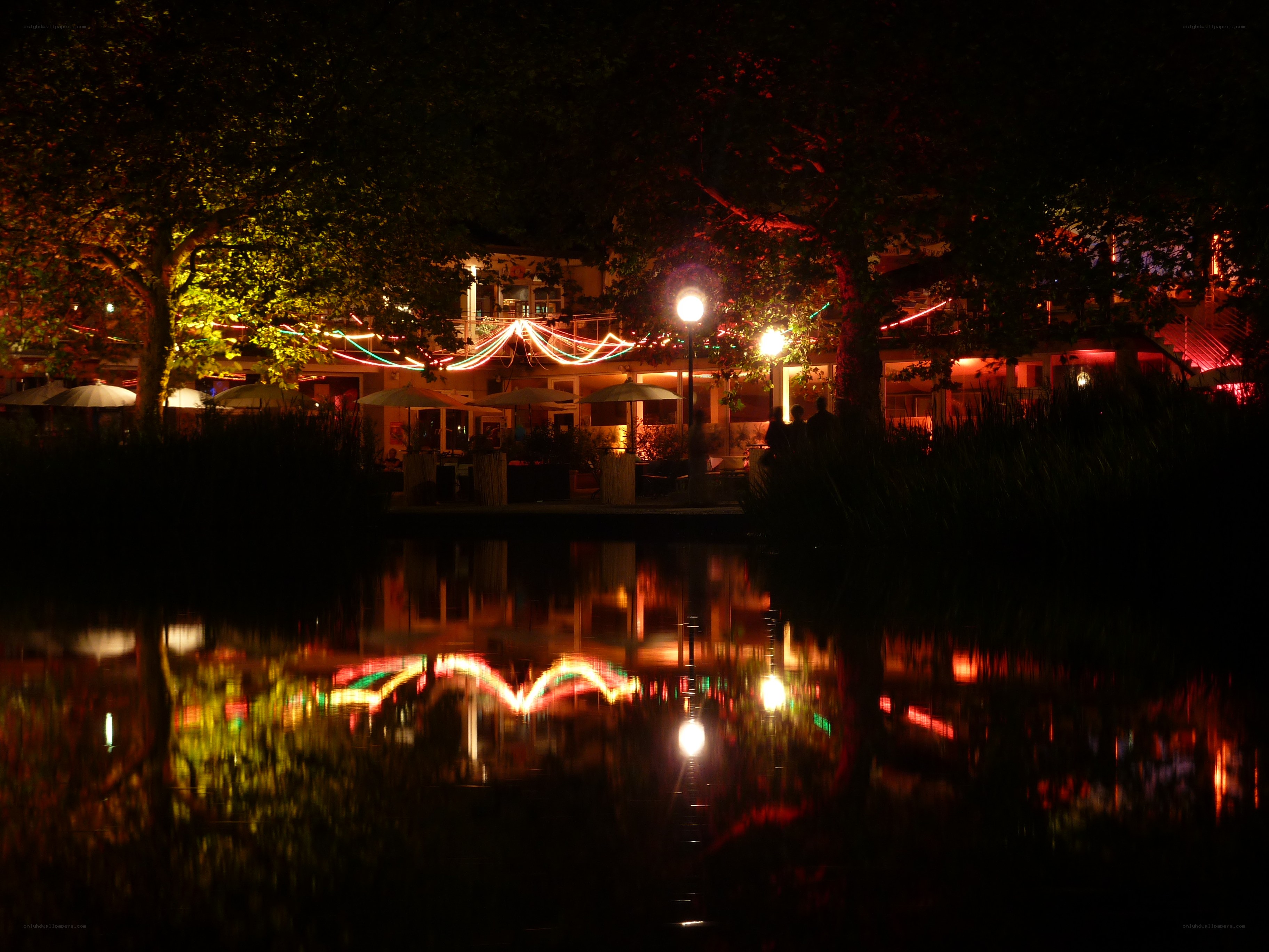 night lights at the lakeside cafe
