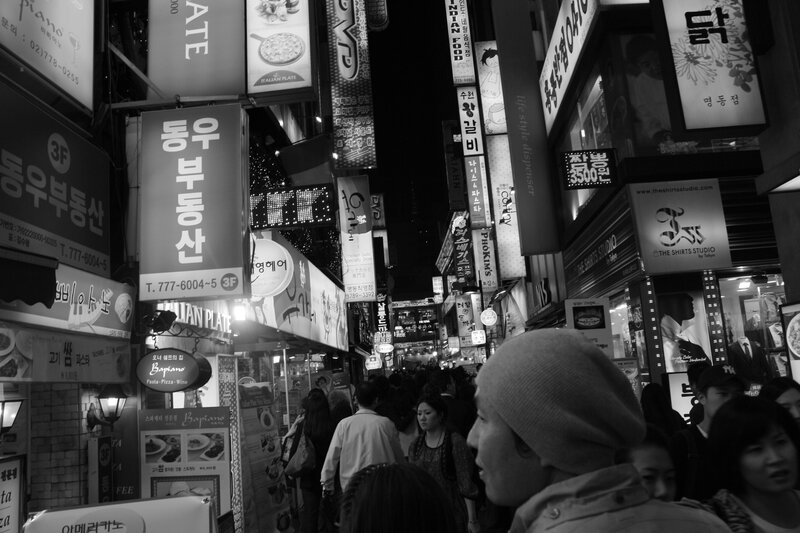 night market street in seoul