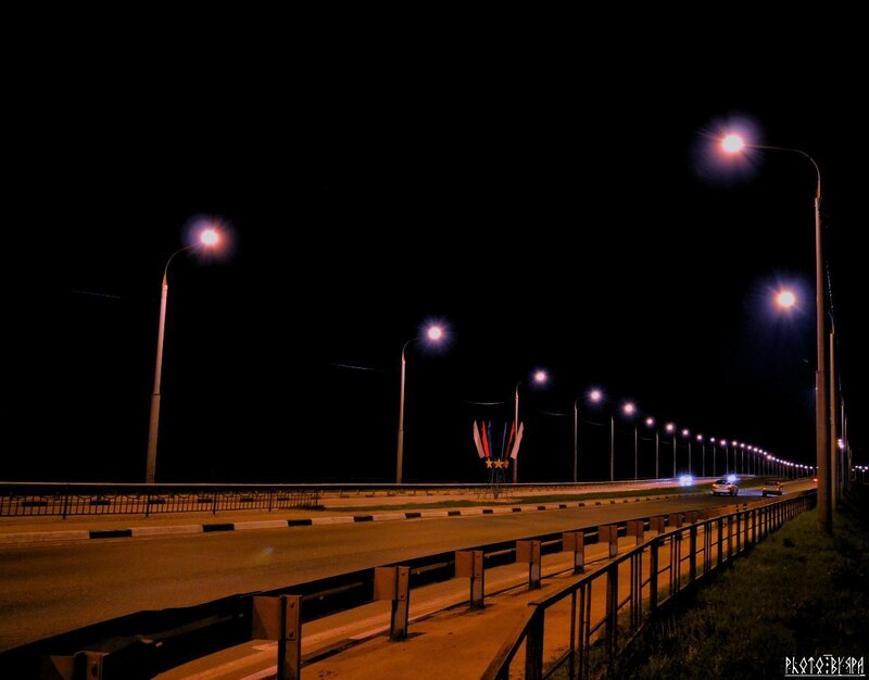 Night on the bridge