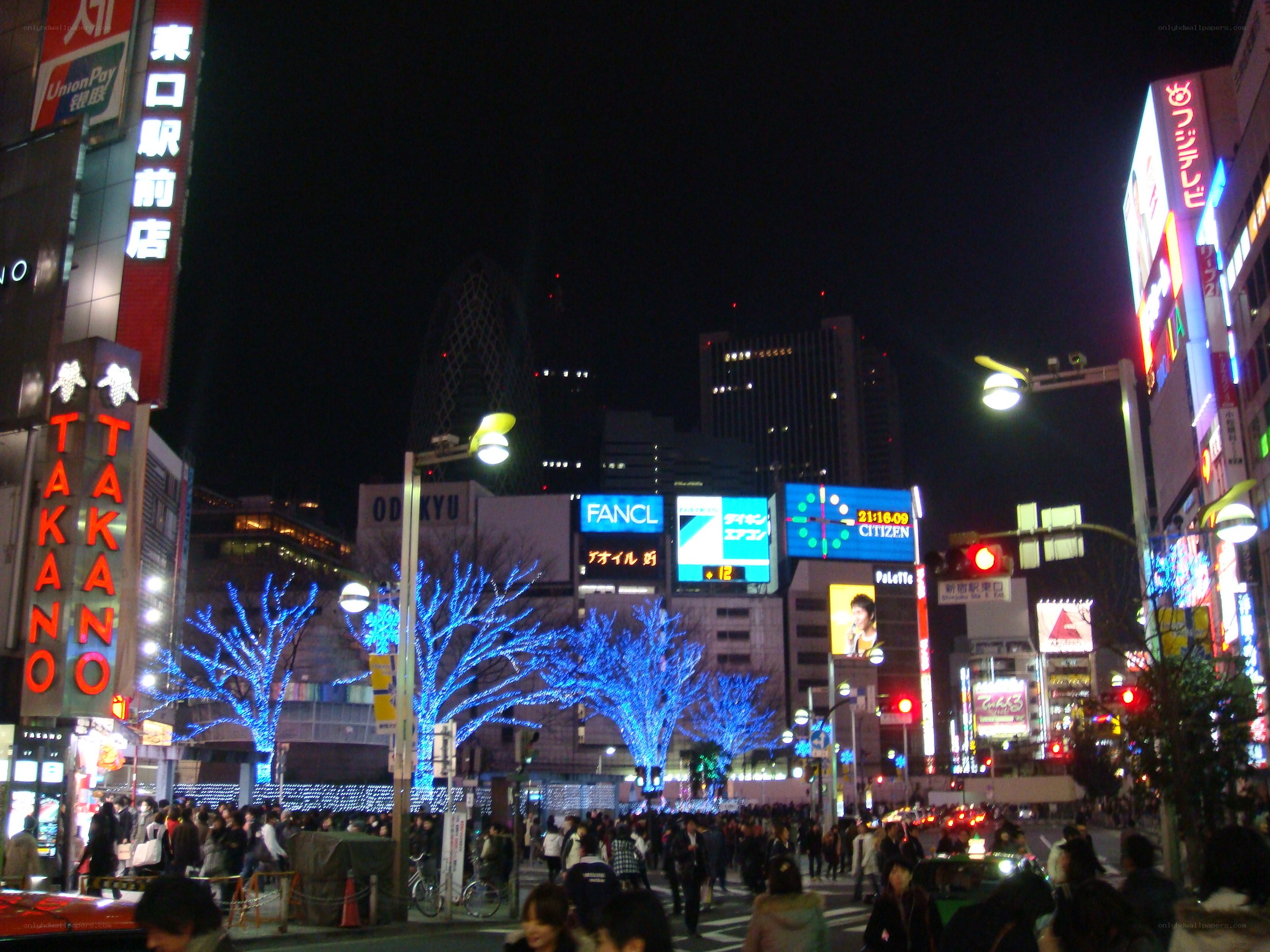 Night scene at Shibuya crossing