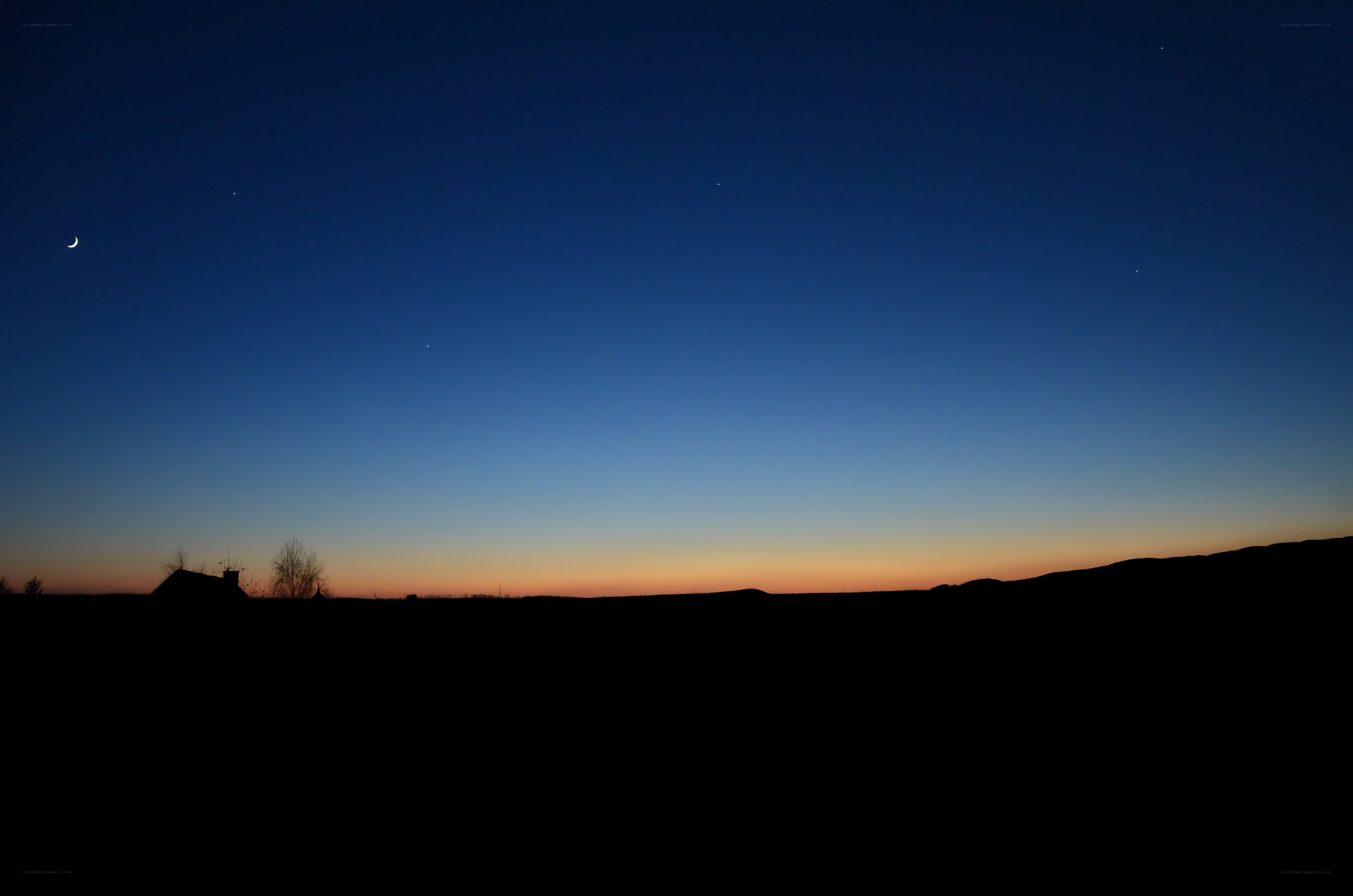 Night sky with crescent moon