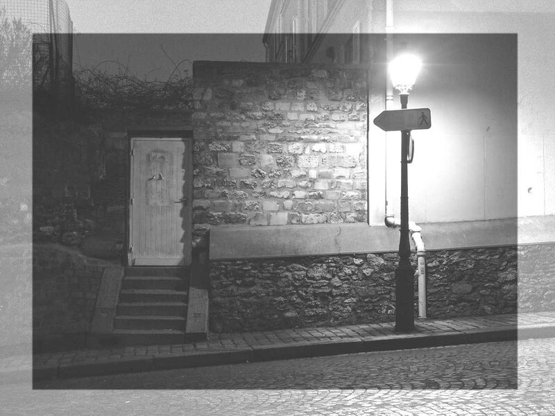 night street with lamp post