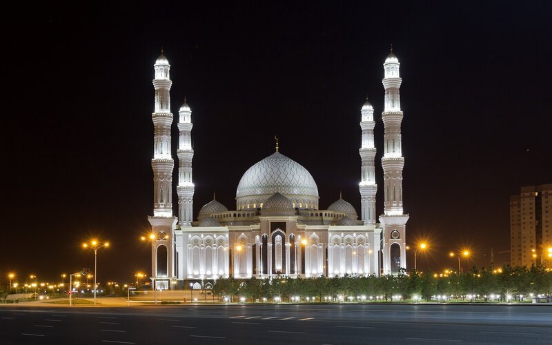 Night view of a grand mosque