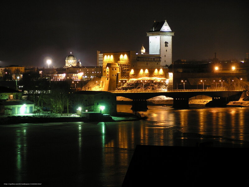 Night view of a historic castle