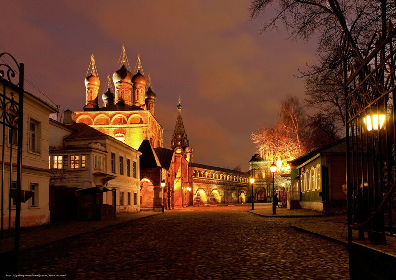 Night view of a historic Russian church