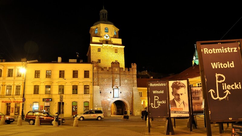 Night view of a historic tower