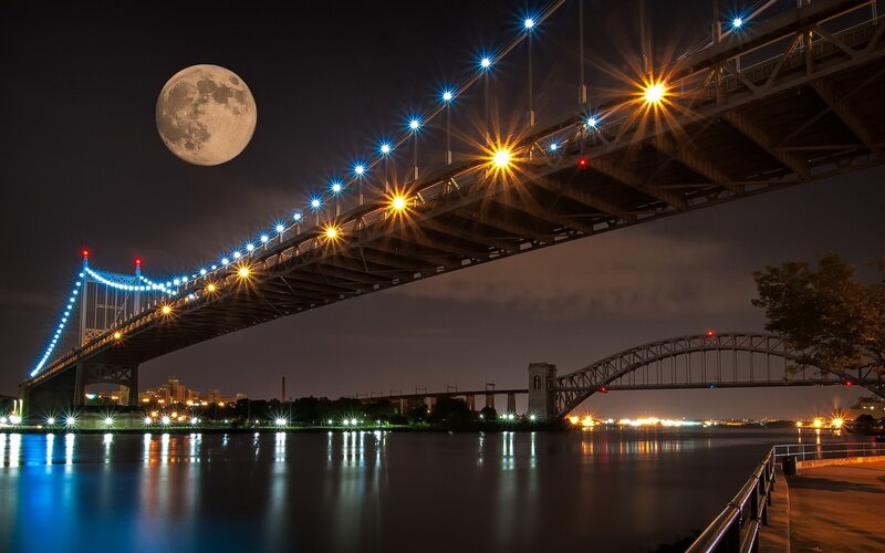 Night view of a lit bridge