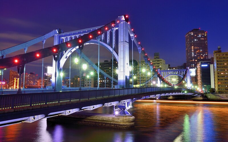 Night view of a lit bridge
