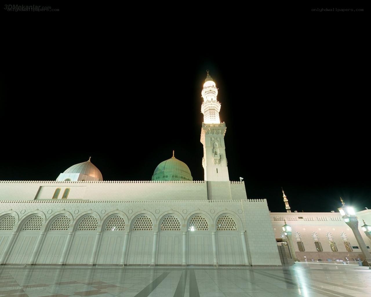 Night view of a mosque