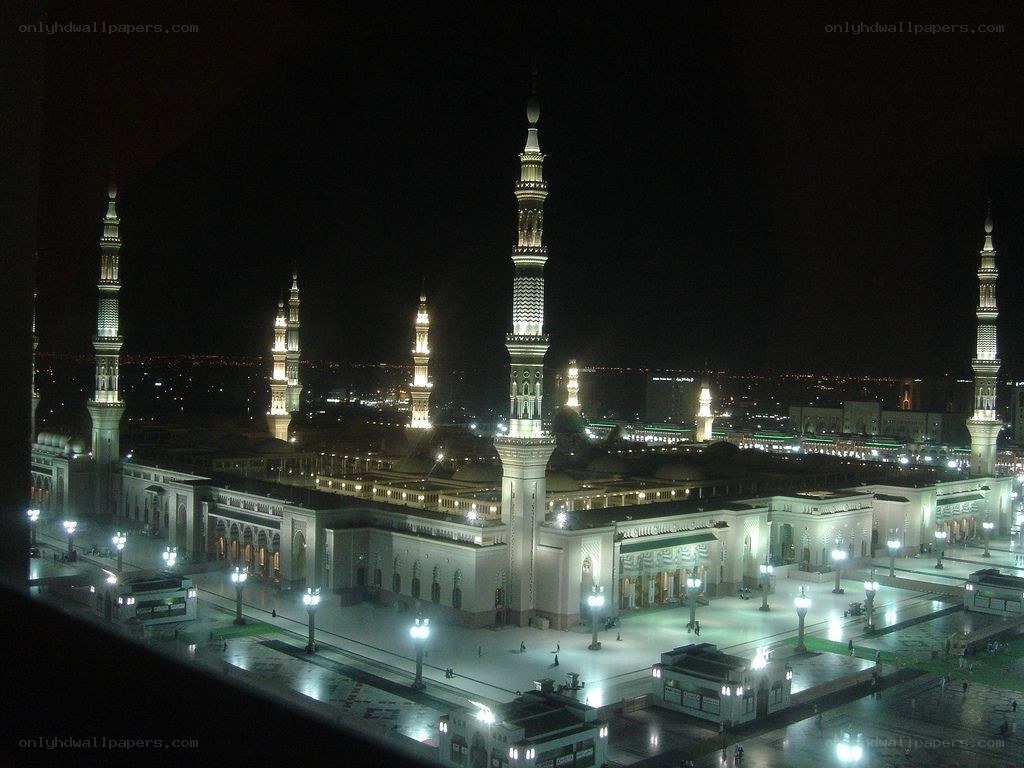 night view of a mosque