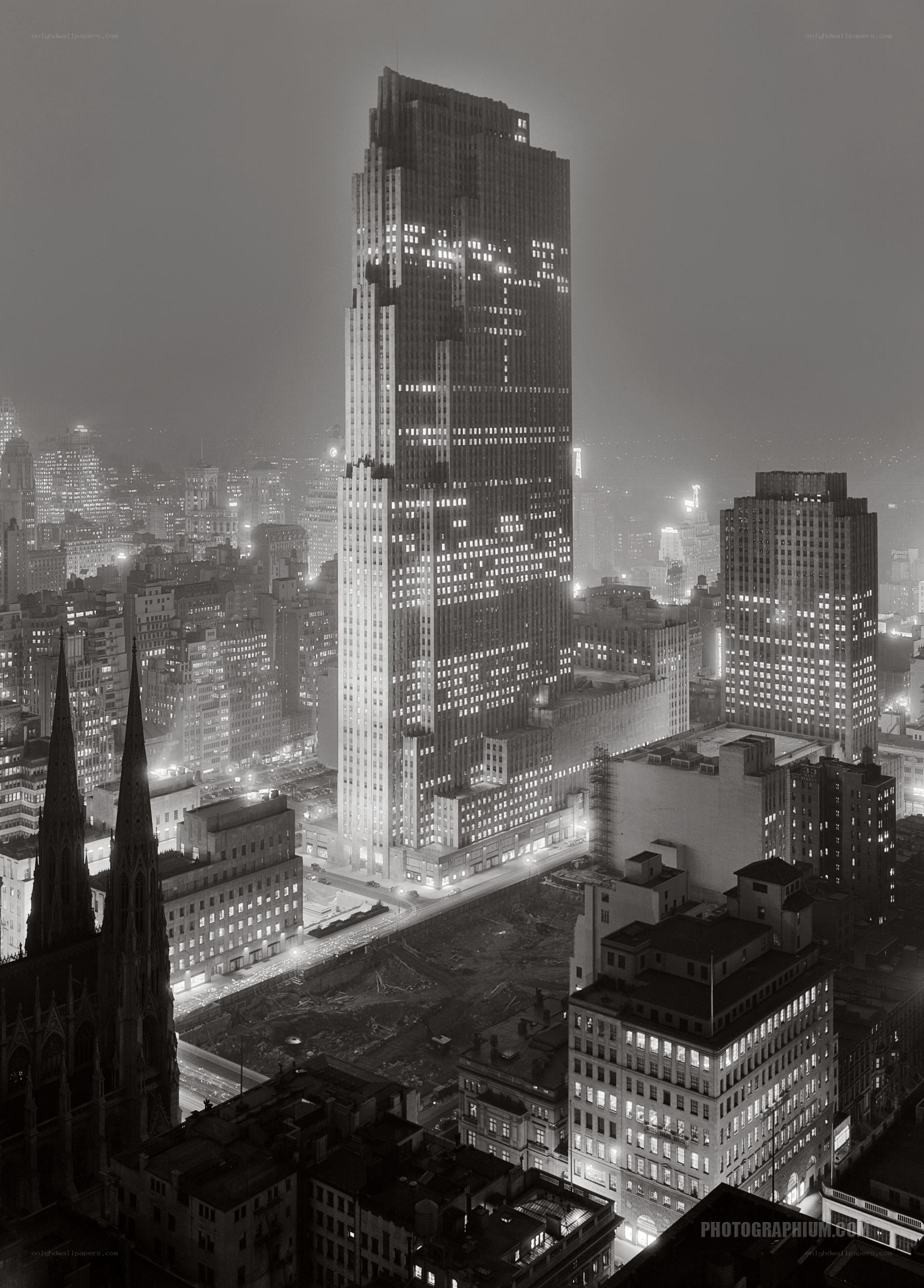 Night view of a skyscraper
