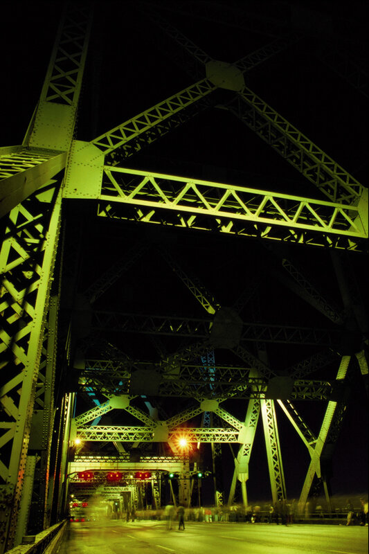 Night view of a truss bridge
