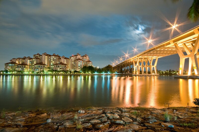 Night view of bridge and buildings