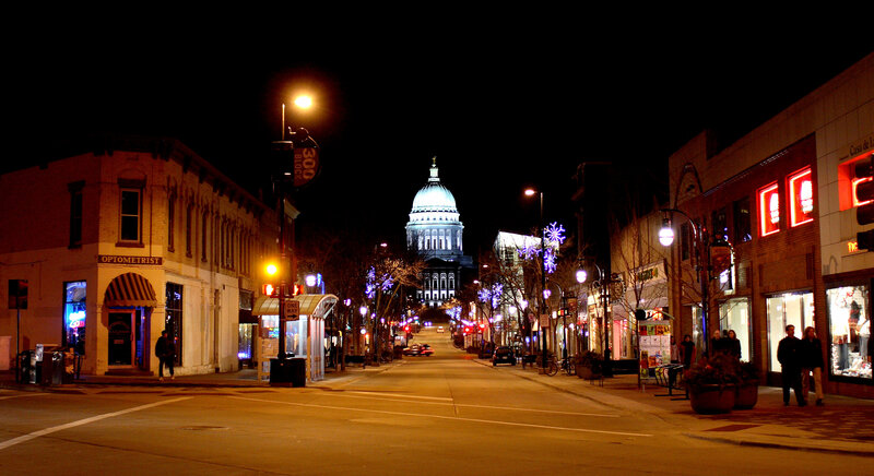 Night view of capitol building