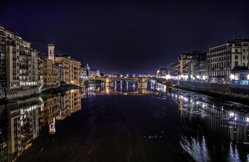 Night view of Florence river