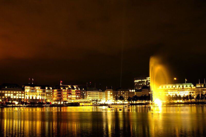 night view of hamburg harbor