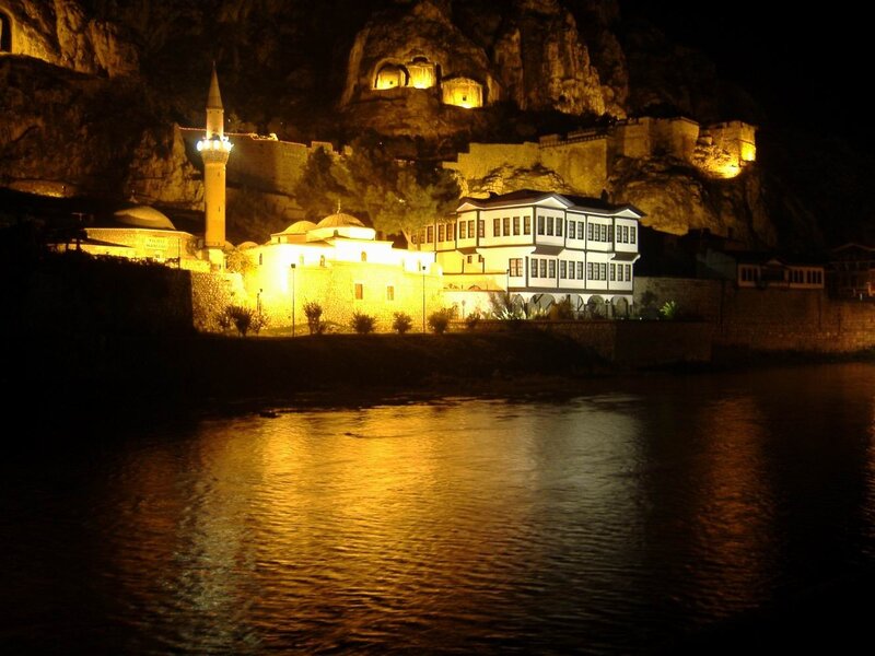 Night view of Kruja fortress