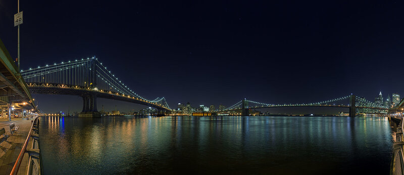 Night view of Manhattan Bridge
