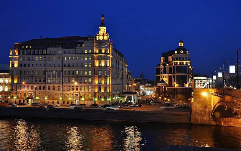 night view of moscow river