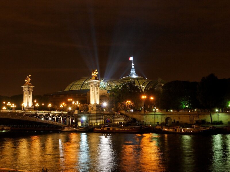 Night view of Palais de Chaillot