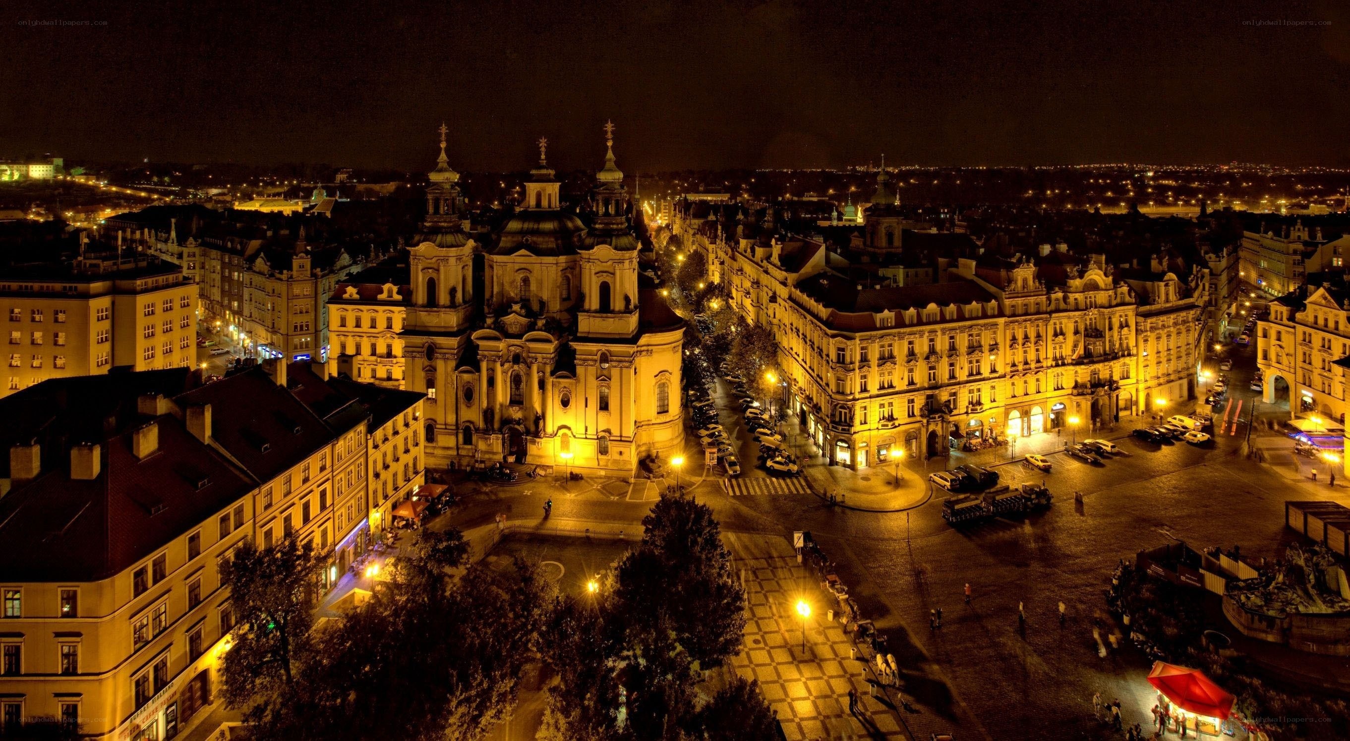 Night view of Prague's square