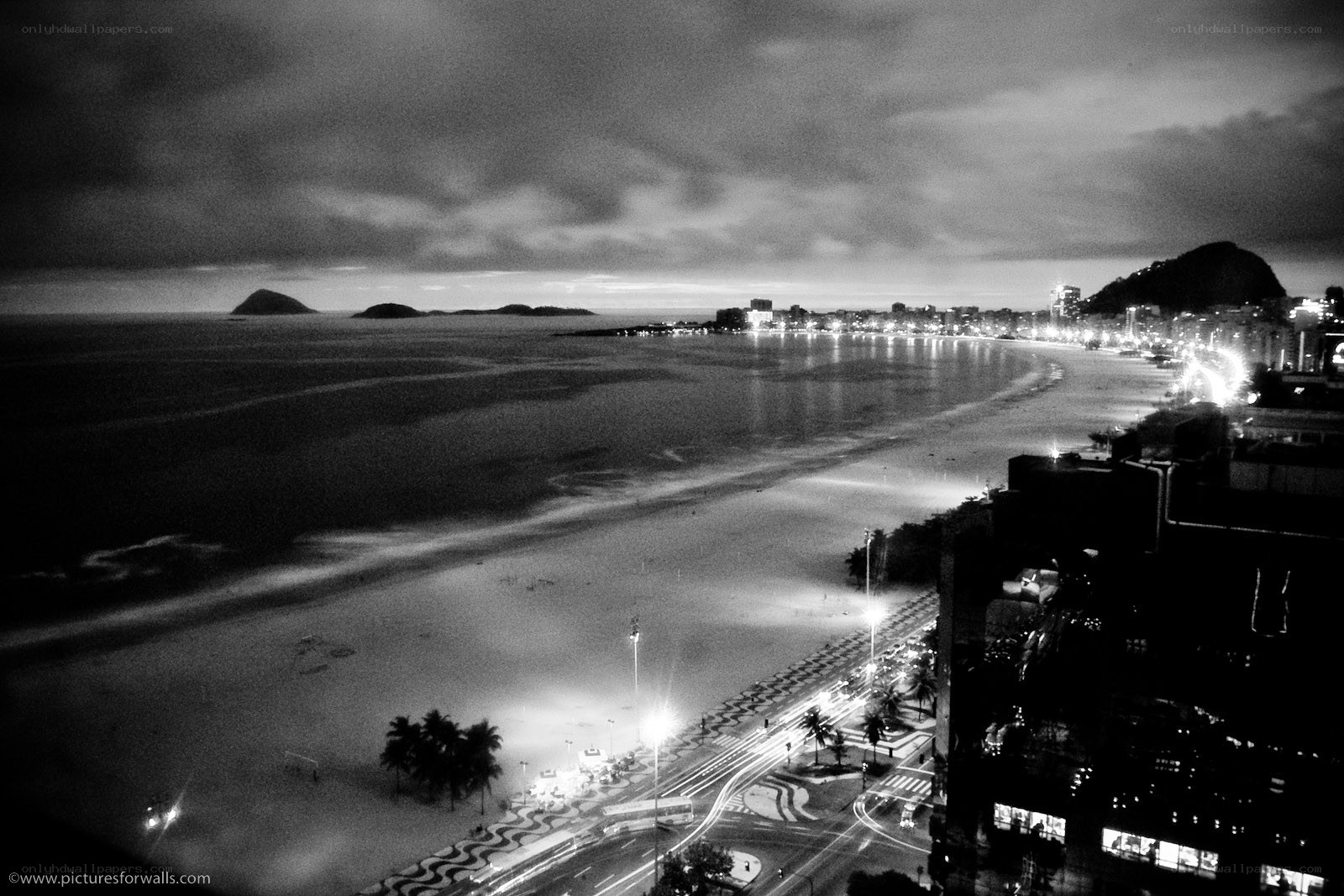 Night view of Rio beach