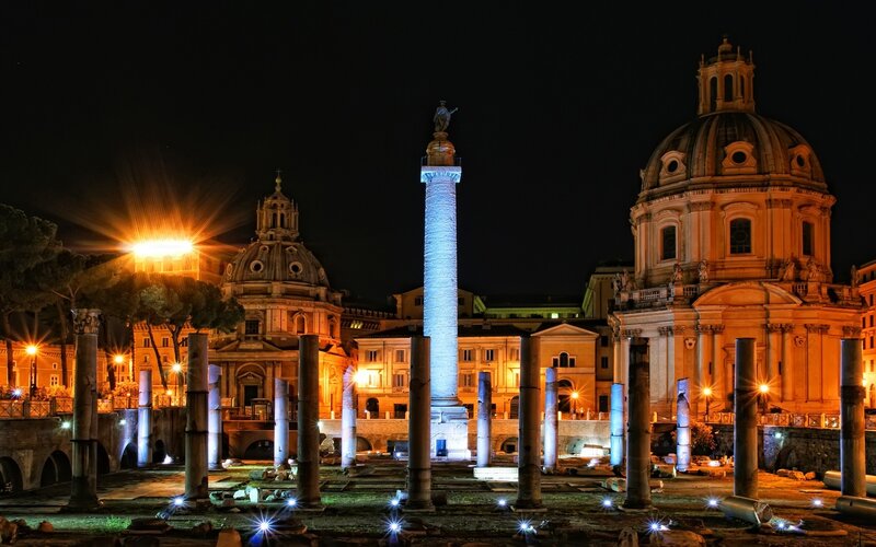 Night view of Roman Forum