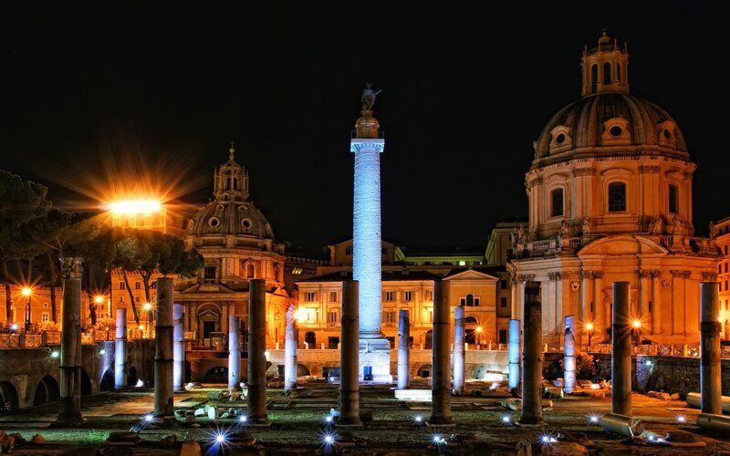 Night view of Roman Forum