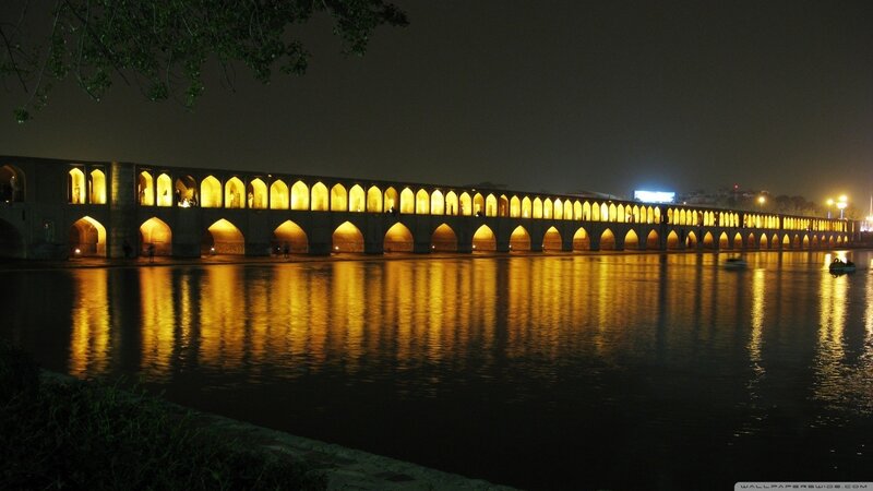 Night view of Si-o-se Pol bridge