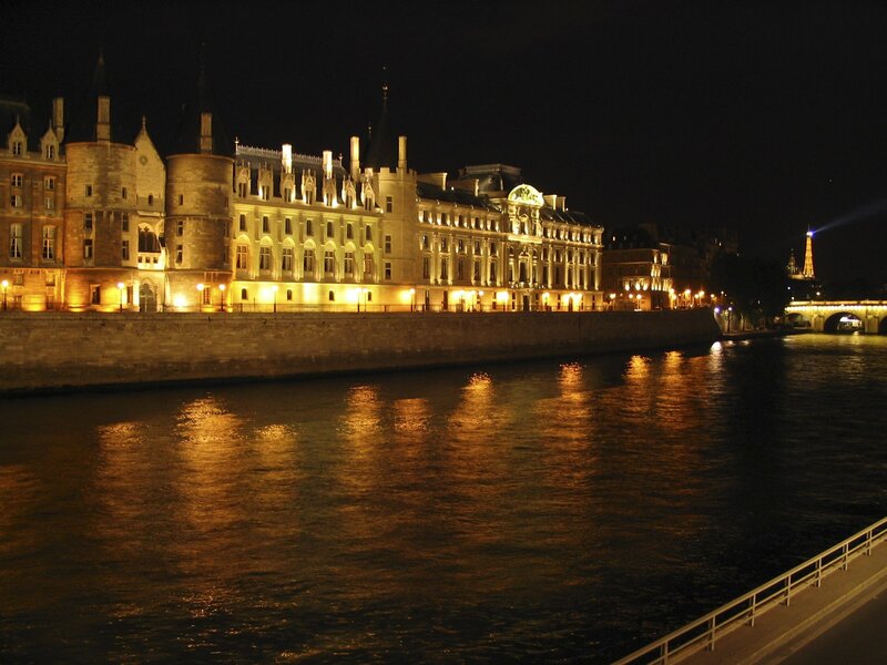 night view of the Louvre