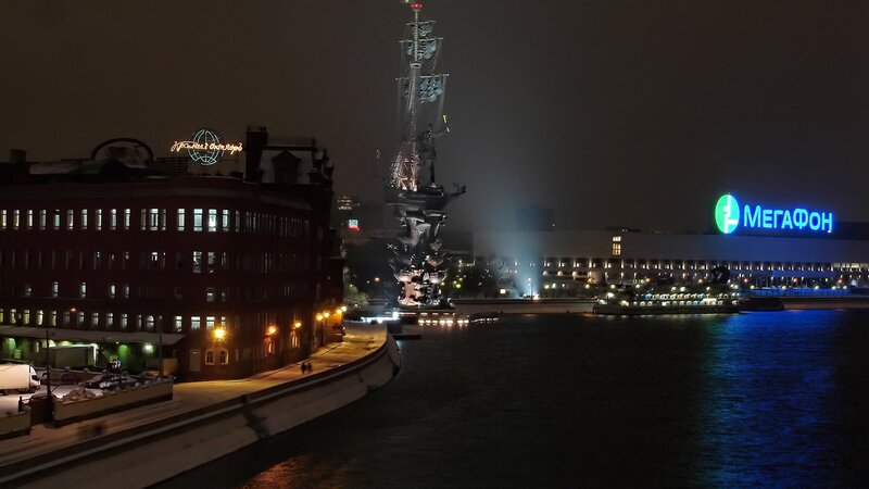Night view of the Peter the Great statue